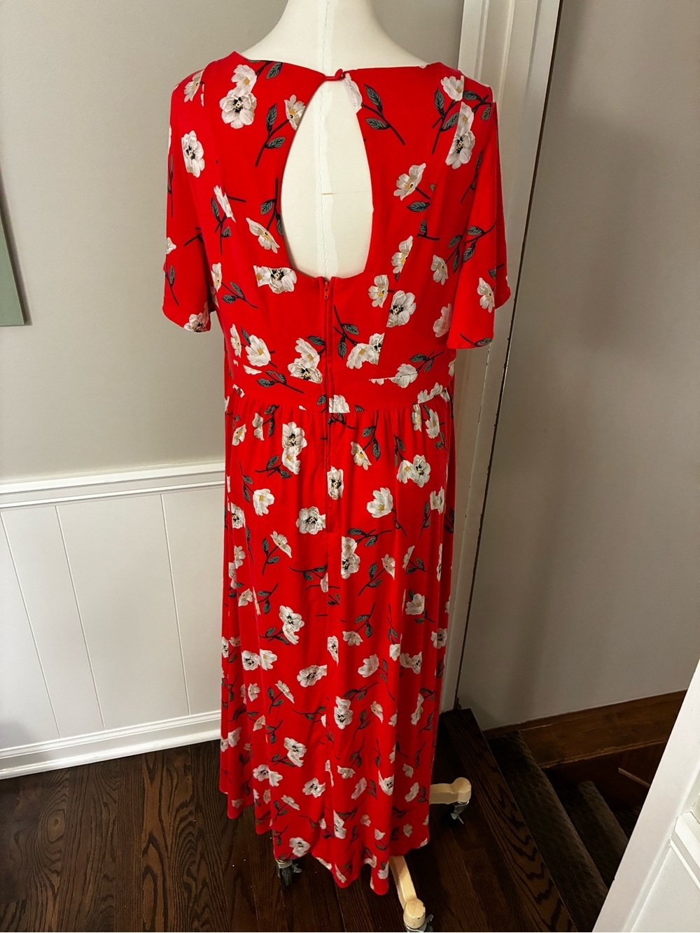 Torrid Floral Maxi Challis Walk-Through Dress In Vibrant Salmon Pink Color - Picture 3 of 10